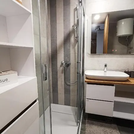 Olimpijska Kuca A305 *